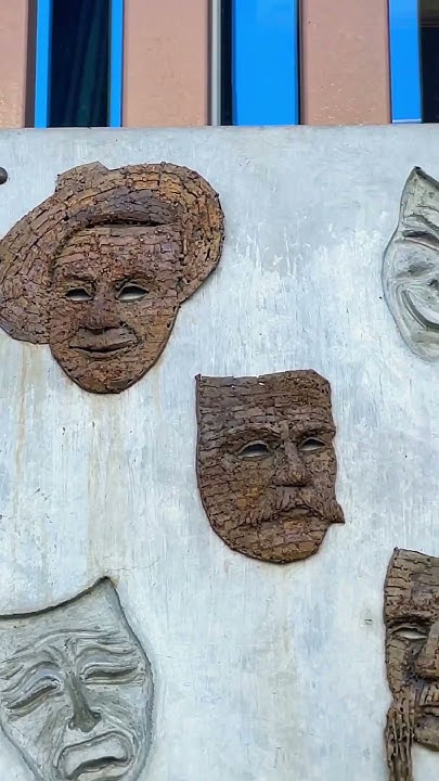 Біла Церква Готель «Палас» скульптура Театральні маски - YouTube