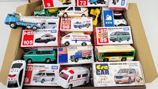 トミカ いろんなタイプ☆はたらくくるまのミニカーを箱に収納する