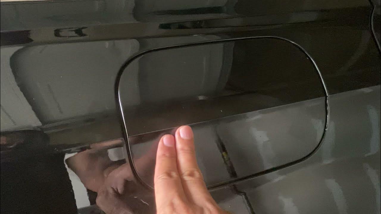 How to open 2018 Audi Q7 Fuel Cap Lock. YouTube