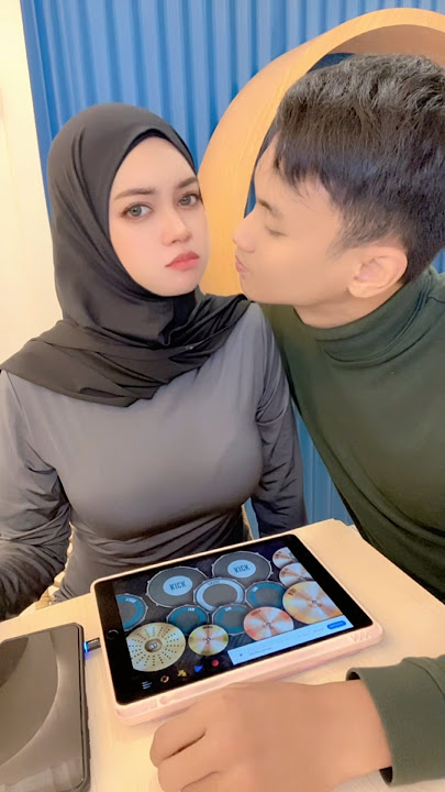 Kalau menang, cium bibir 💋