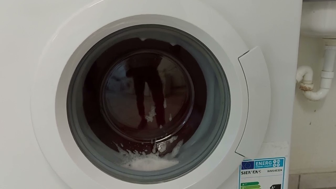 Schleudern nach der Hauptwäsche mit 800 upm SIEMENS IQ300 Waschmaschine
