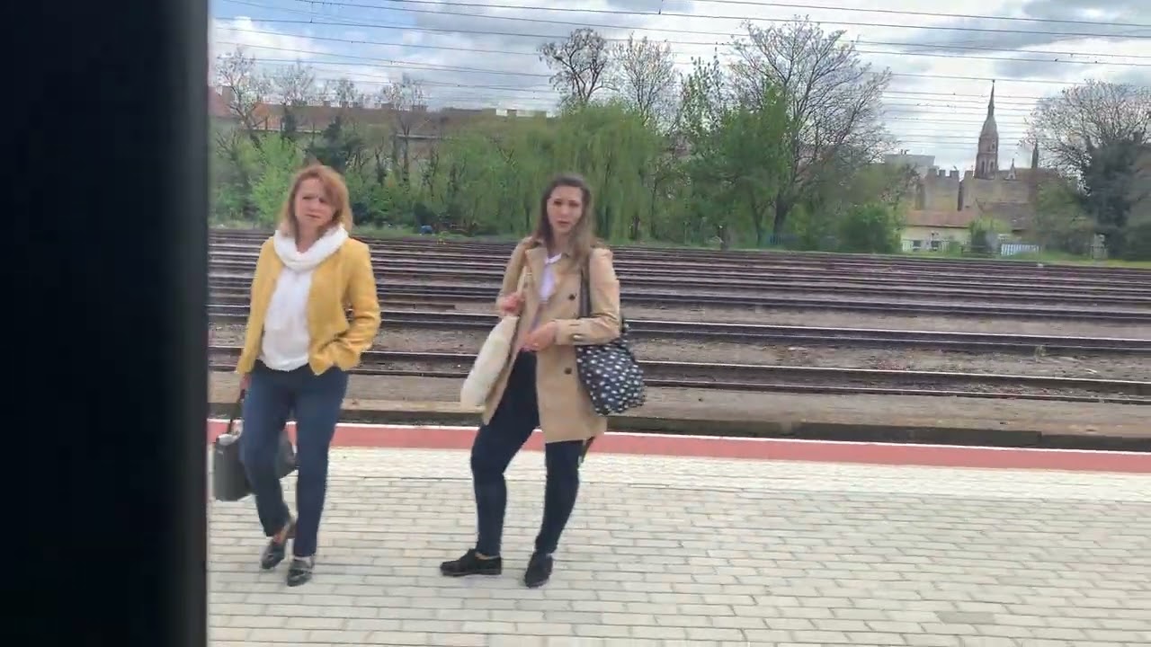 Flört s80-as személyvonat Rákos és Budapest keleti pályaudvar