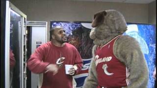 Cheering Works.  Moondog and Ahmaad - Cleveland Cavaliers