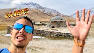 Por qué hay un EDIFICIO MEDIEVAL en medio de la NADA en Kirguistán?
