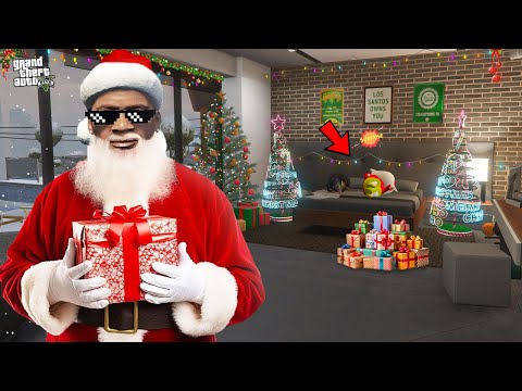 Franklin Become Santa