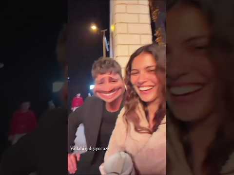 ضحكتها لما فلتر طلع على وجهه            