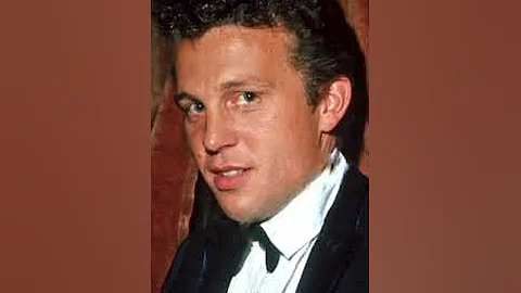 Bobby Vinton - Blue Velvet with lyrics