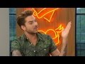 Capture de la vidéo Adam Lambert Interview Sunday Brunch