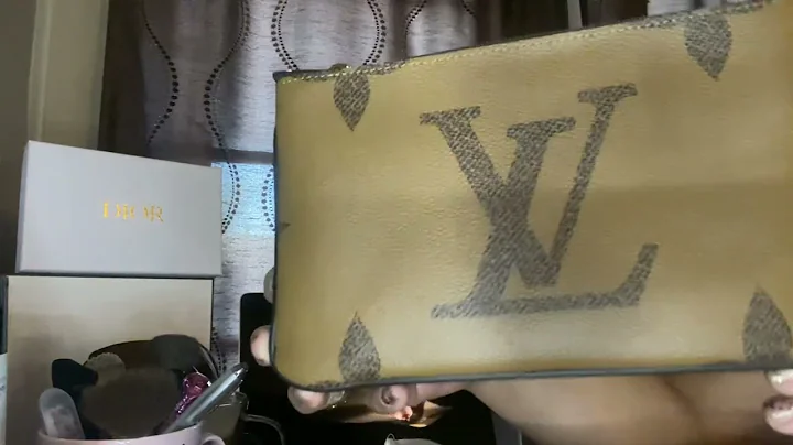 Louis Vuitton DOUBLE ZIP POCHETTE Unboxing!