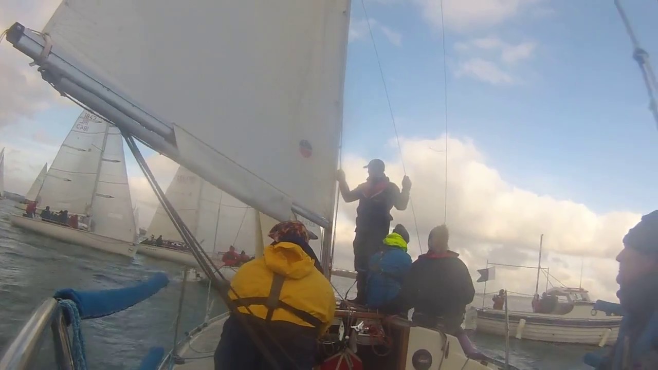 TIGHT SQUEEZE AT THE START OF RACING WHITE MAGIC ALBIN EXPRESS RACING ...