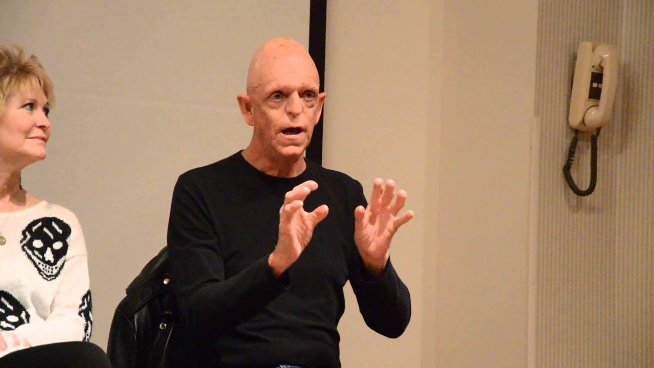 Michael Berryman ear wiggle - YouTube