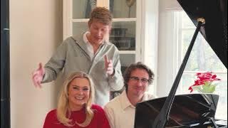 Hälsning från Sofia Källgren och Erik Linder