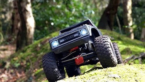 Axial Wraith 1.9 footage and audio test with my Fujifilm X-E1 in the woods.