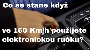 Jak uvolňuje parkovací brzdu?