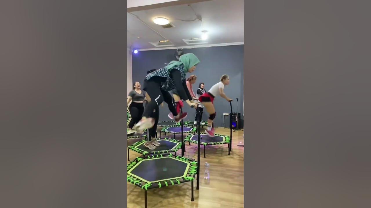 Bahaya main trampolin kalo gak di awasi pelatih #viral #lucu #trampoline