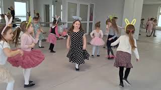 Taniec Zajączków - Zabawa Taneczna Dla Dzieci. Jibidi. Centrum Edukacji Artystycznej Anna Machmar