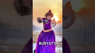 Бурятская Бурятка В Бурятской Одежде Танцует Бурятский Танец В Бурятии.
