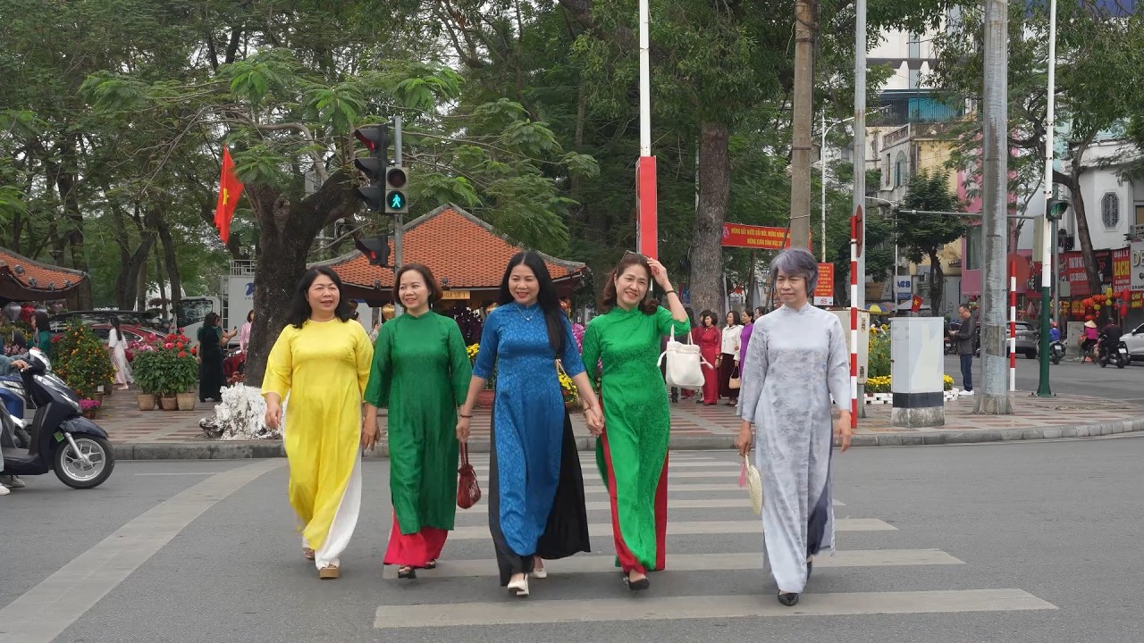 ĐIỆP KHÚC MÙA XUÂN