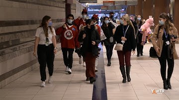 IceDogs Deliver Teddy Bears - Niagara Health