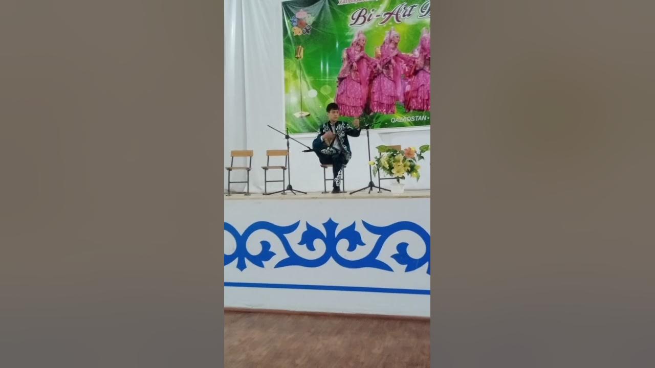 Мен жалаңаш фотоны көрдім Орыс студенттерінің шұлық киген HD порносы