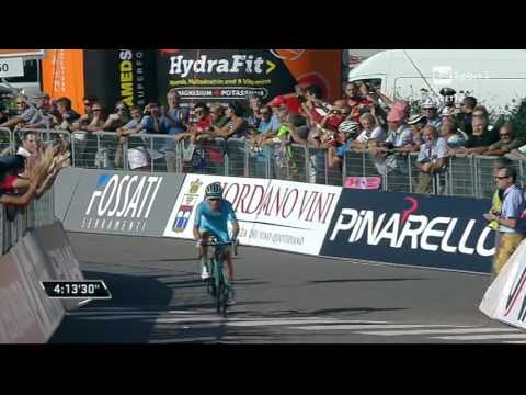 Il colombiano Miguel Angel Lopez ha vinto la Milano Torino di ciclismo