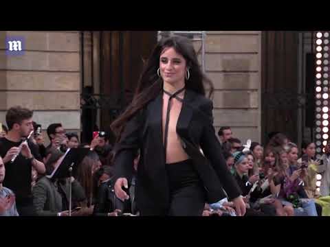 Video: Eva Longoria Naik Catwalk Di Paris 3 Bulan Setelah Melahirkan