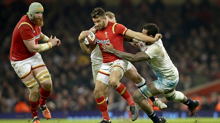 Wales run length of the pitch after free-flowing attack! | RBS 6 Nations