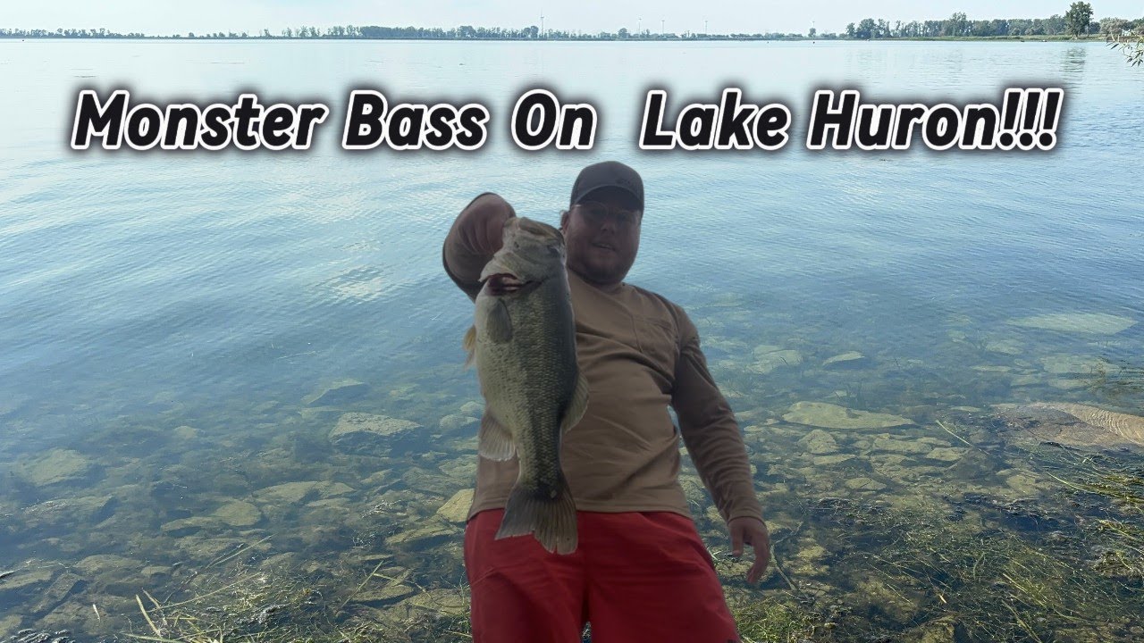 Monster Bass Fishing on Lake Huron/Stokes Bay Pier Fishing!