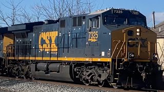 CSX Railroad.. 2 Engines / 76 Railcars. Lead Engine # 7325 Is A GE- CM44AC. 