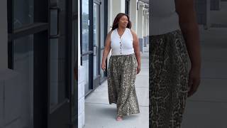 🛍️ London’s Fashion Boutique — Animal Print Super Wide Leg Jeans  #model #curvyfashion #boutique
