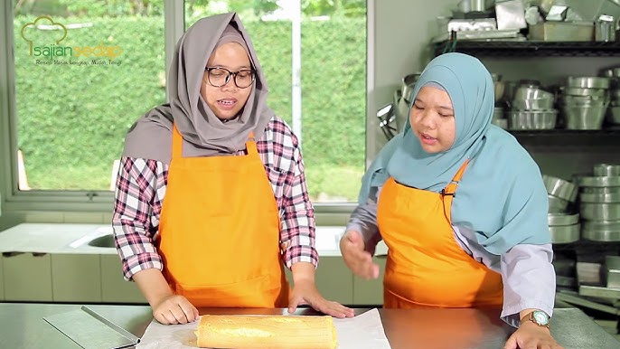 Banana Roll Cake