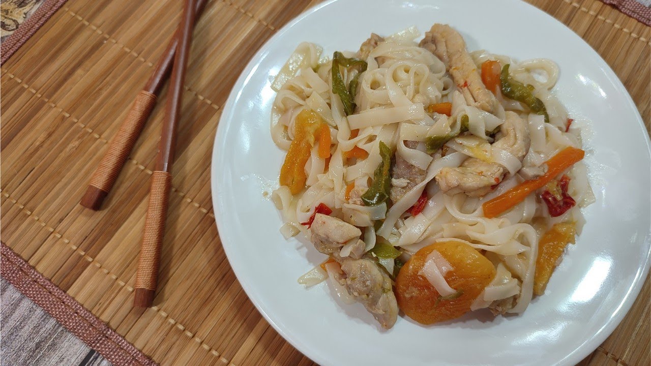 NOODLES DE ARROZ CON VERDURAS Y POLLO, Fideos chinos 🥢 Paso a paso con Mambo!!!