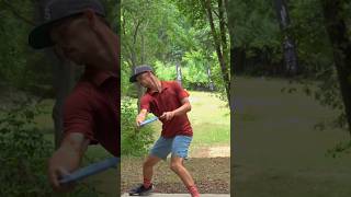 Snakey Jakey getting sneaky for the birdie #discgolf