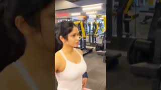 Aisa Mat Karo Yaar Khada Ho Jata Hai