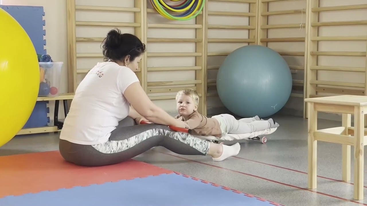 Torna betanulás - gördeszka, hason fekve, húz-tol