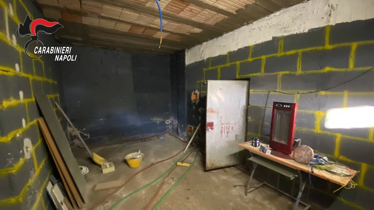 Caivano, scoperto bunker per sfuggire alle catture