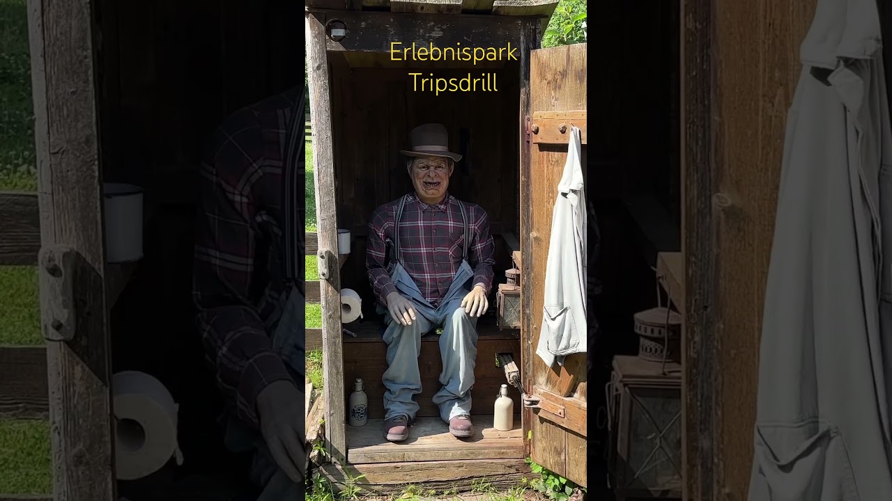 Erlebnispark Tripsdrill - Das WC Häuschen beim Maibaum im Eingangsbereich 