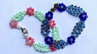 Pulsera en mostacillas ,de hojas y flores