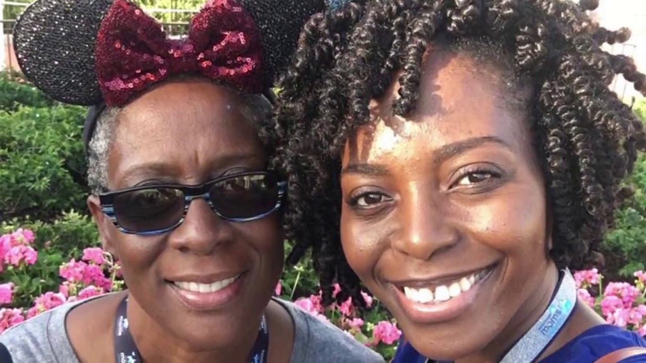 MEET MY MOM: Funny Mother - Daughter TAG 🤦🏽‍♀️ - YouTube