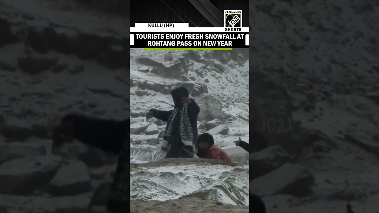 Rohtang Pass sees visitors relishing snow and scenic beauty in HP’s Kullu on New Year
