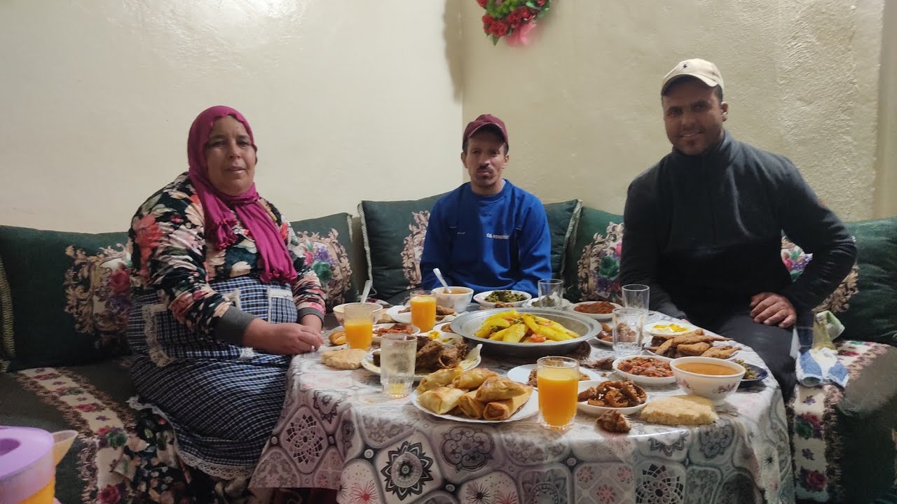 هادي عائلتي التانية الله اخليهم لي وجدت الفطور معاه‍م