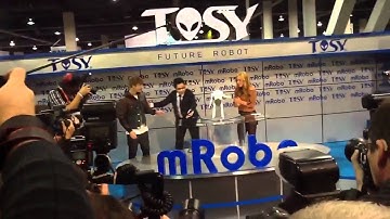 Justin Bieber at CES presenting mRobo Ultra Bass Dancing Robot [HD]
