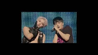 Taeyong and Mark 'Himalayas' ending pose🤕