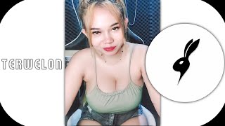 Tante gak pakai kutang