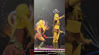 Lisa Face When Rosé Throw Confetti On Her