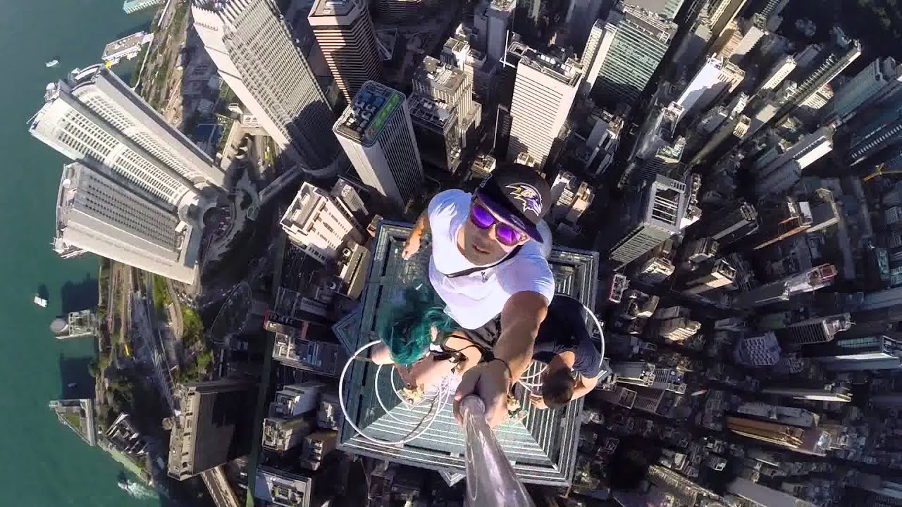 DAREDEVILS at top of skyscraper in Hong Kong - YouTube