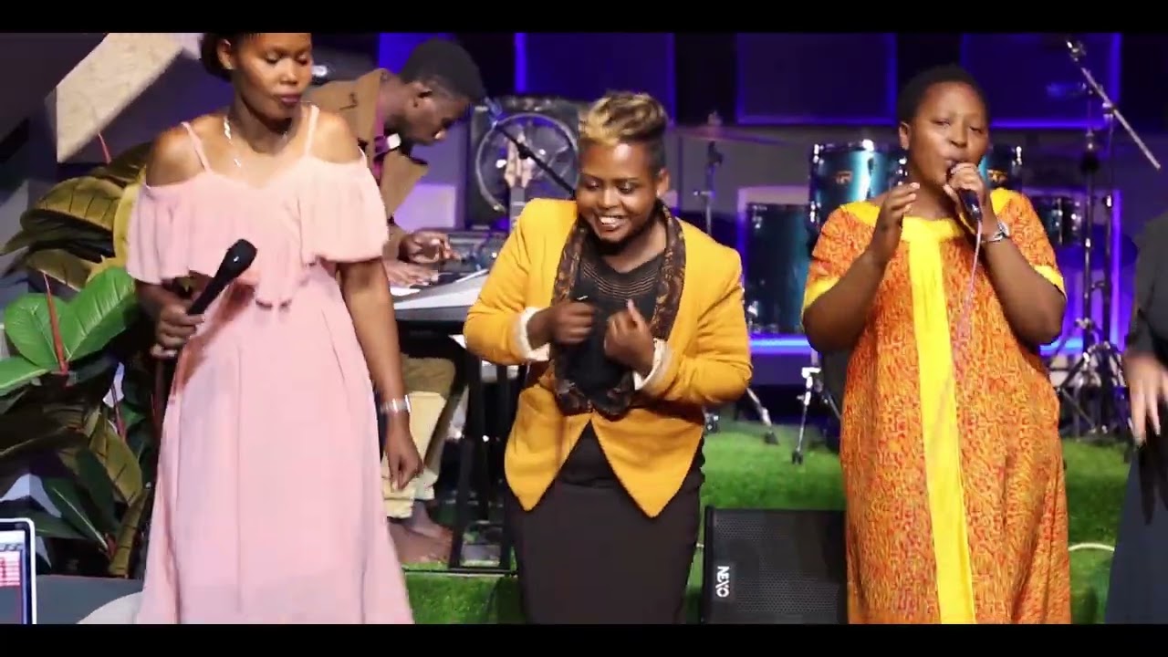 Guhimbaza: kubatuziranye Mana by FLORANCE.