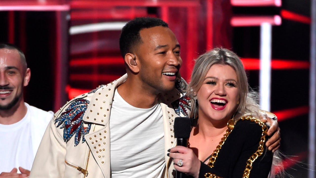John Legend and Kelly Clarkson perform PC version of ‘Baby, It’s Cold Outside’ John Legend and Kelly Clarkson perform PC version of ‘Baby, It’s Cold Outside’