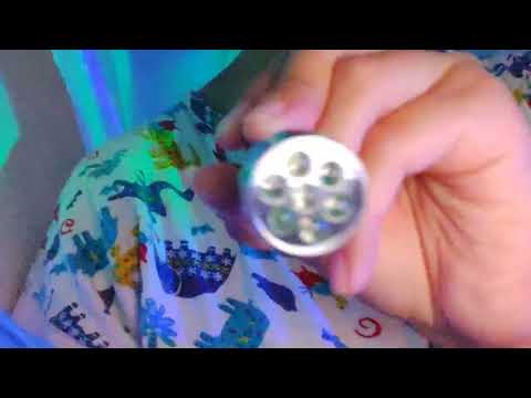 ASMR CASERO RP MÉDICO EXAMEN DE OÍDOS 👂🏽 LIMPIEZA de OÍDO (mouth sounds, camera tapping)