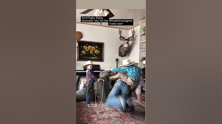 Cowboy dad of the year? #cowboy #rodeo #bullriding